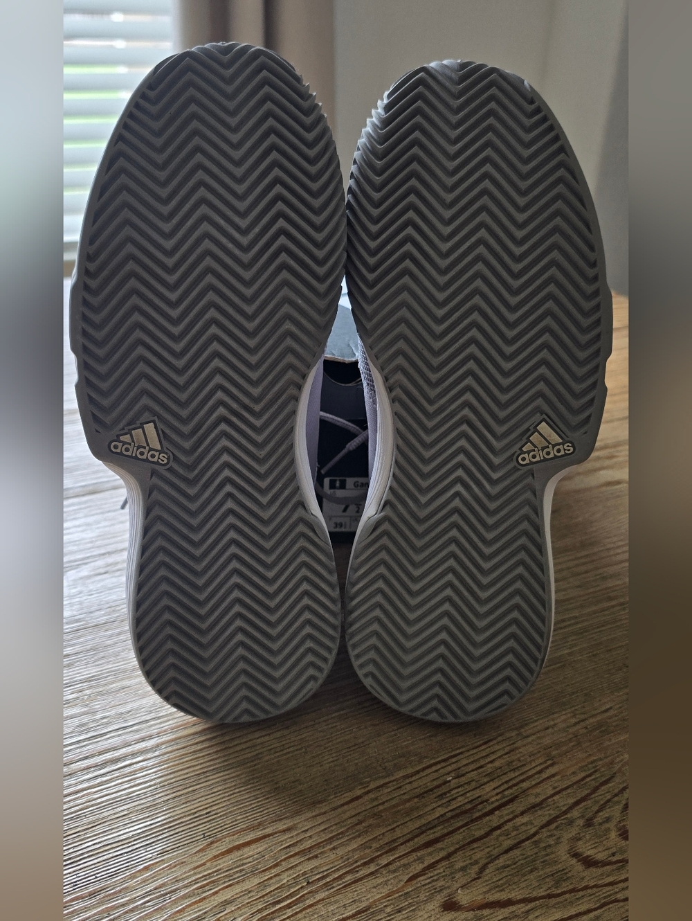 Game Court Tennis Shoes - Picture 4 of 7